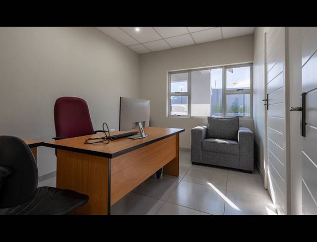 350M² OFFICE FOR SALE IN ALBERTON NORTH